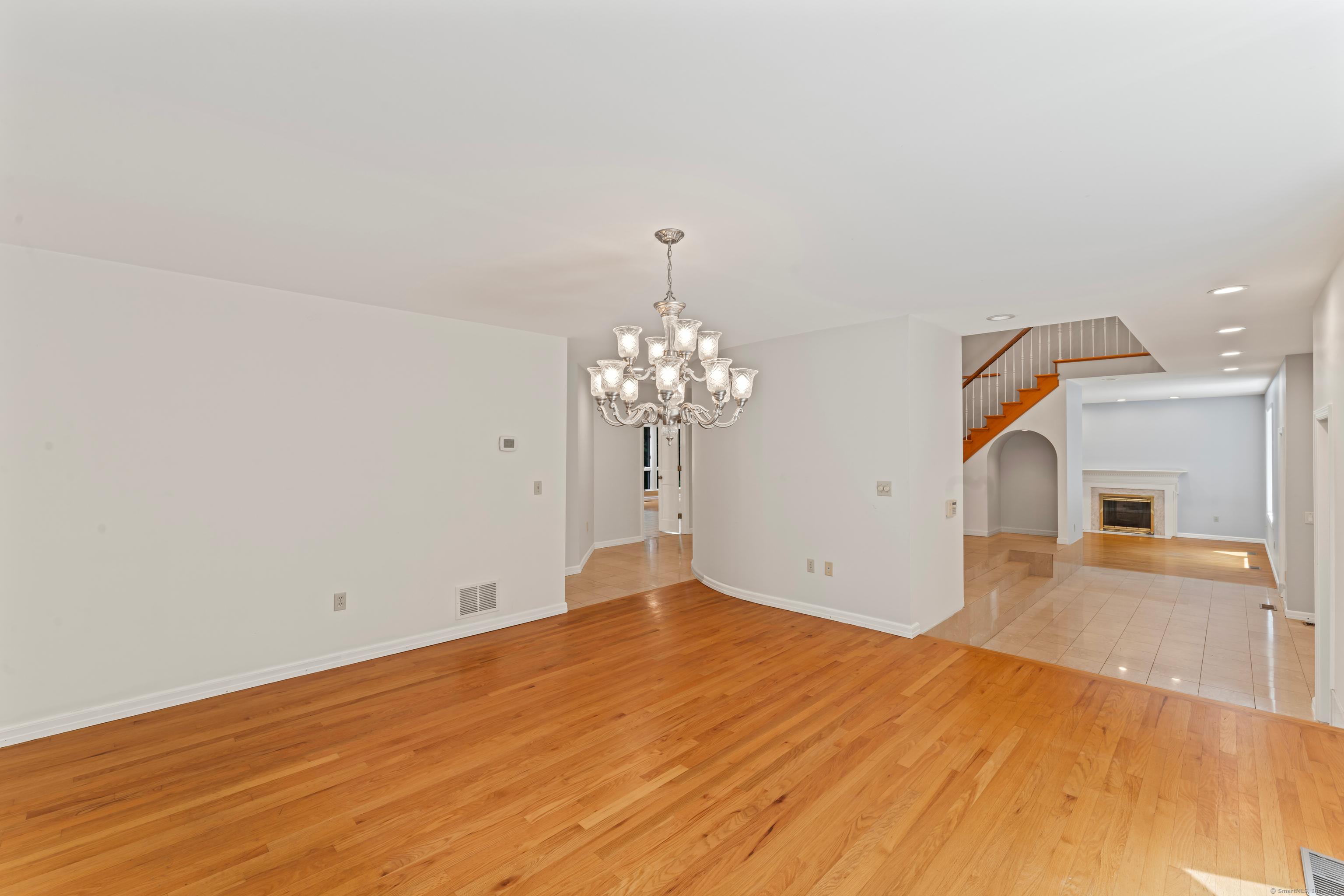 Stamford, Connecticut, 06903, United States, 4 Bedrooms Bedrooms, ,5 BathroomsBathrooms,Residential,For Sale,1923420