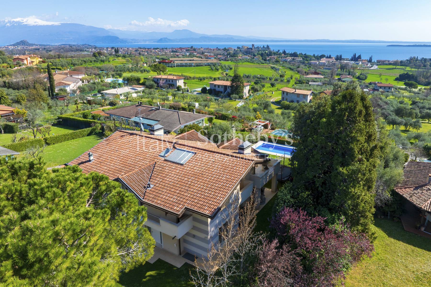  Elegant panoramic villa with pool and lake view - 物件實景