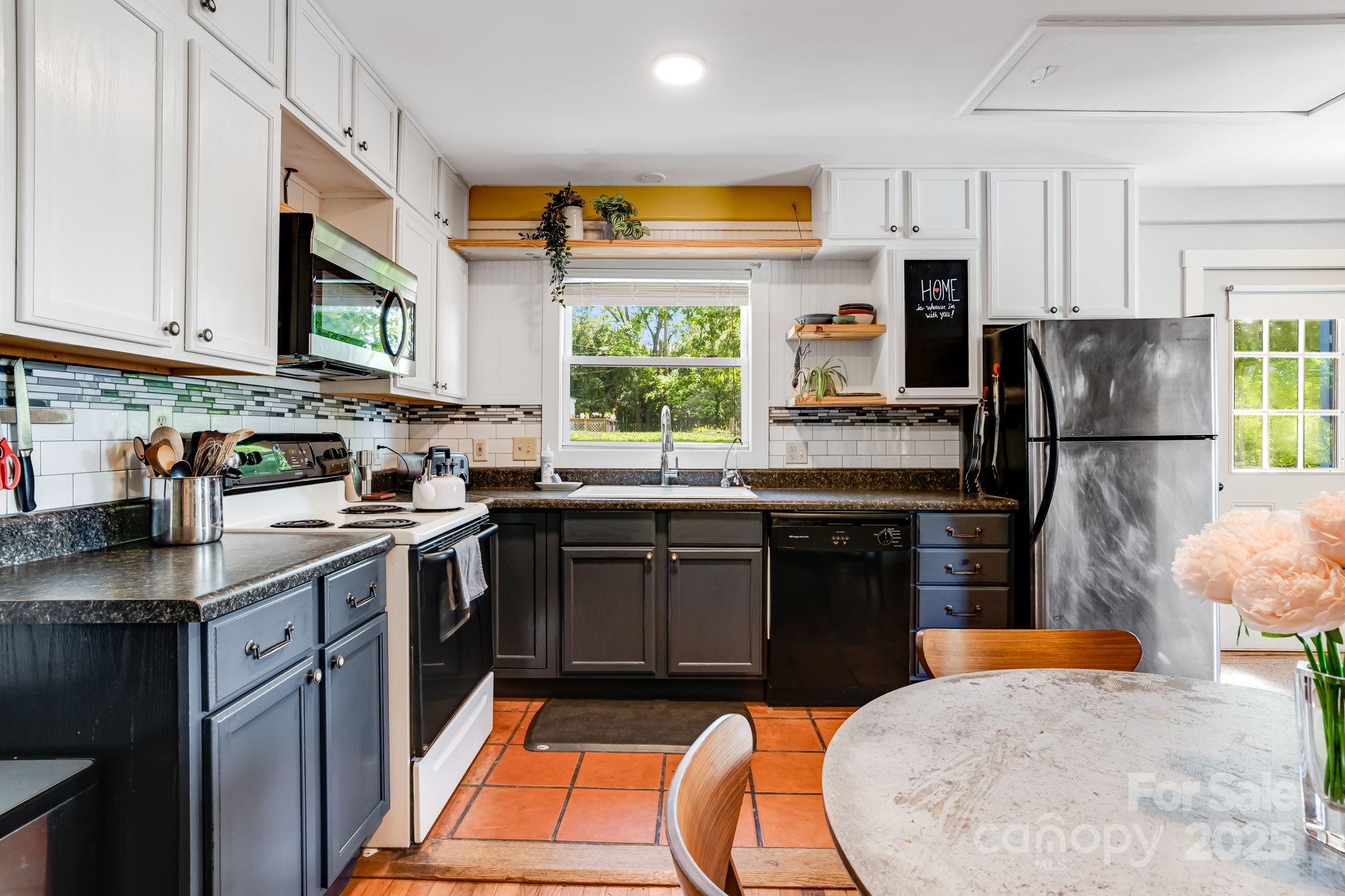 Asheville, North Carolina, 28804, United States, 4 Bedrooms Bedrooms, ,2 BathroomsBathrooms,Residential,For Sale,1944815