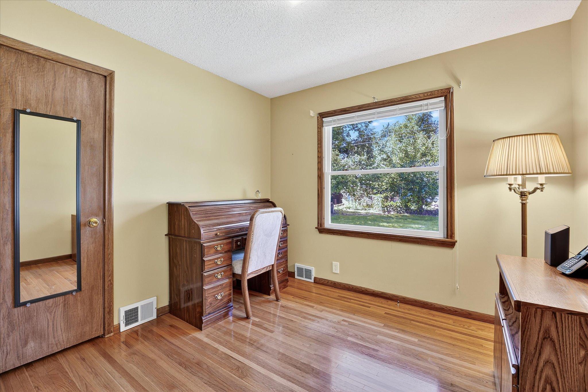 Edina, Minnesota, 55410, United States, 3 Bedrooms Bedrooms, ,1 BathroomBathrooms,Residential,For Sale,1941033