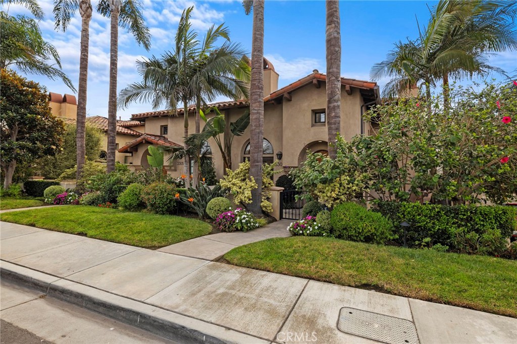 Newport Beach, California, 92663, United States, 3 Bedrooms Bedrooms, ,3 BathroomsBathrooms,Residential,For Sale,1992084
