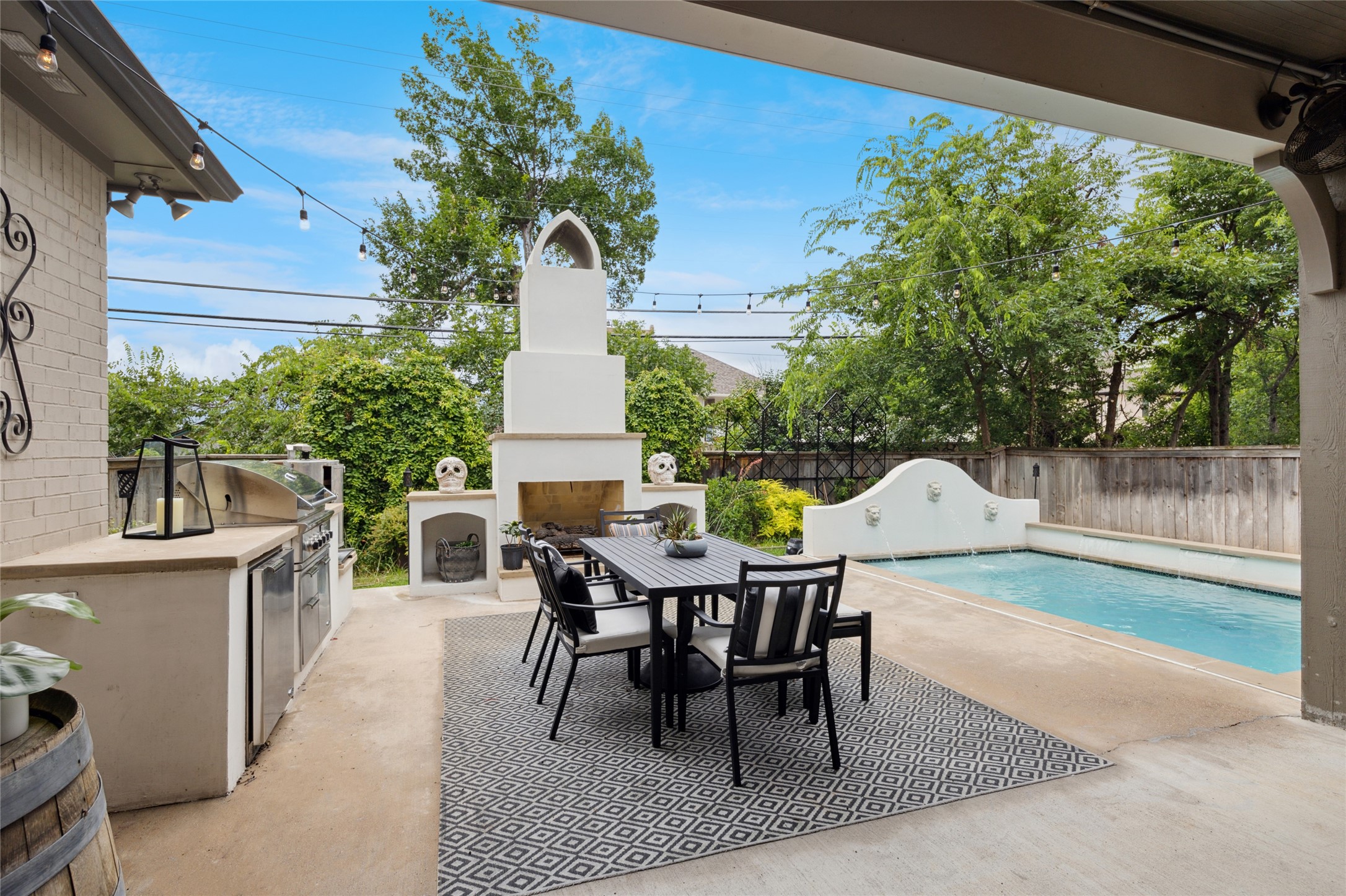 Fort Worth, Texas, 76109, United States, 5 Bedrooms Bedrooms, ,5 BathroomsBathrooms,Residential,For Sale,1866659