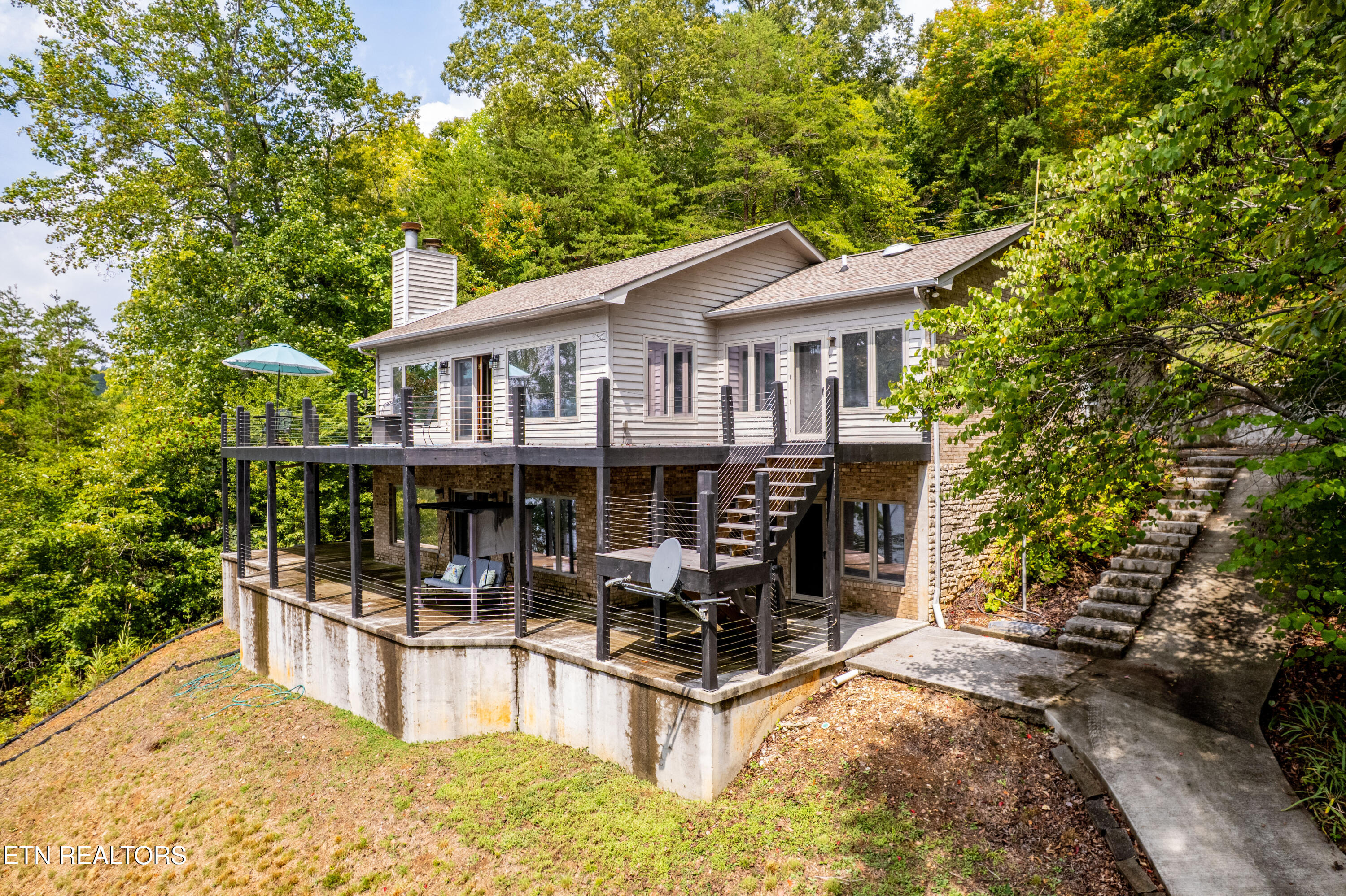 LaFollette, Tennessee, 37766, United States, 3 Bedrooms Bedrooms, ,4 BathroomsBathrooms,Residential,For Sale,1979718