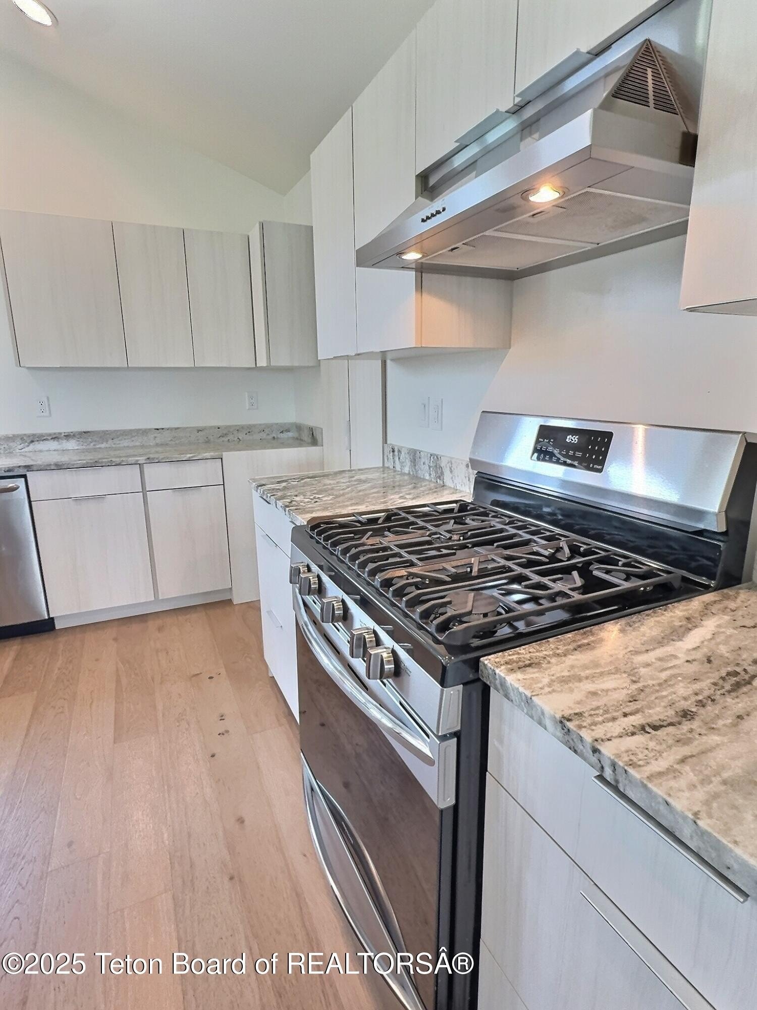 Victor, Idaho, 83455, United States, 3 Bedrooms Bedrooms, ,2 BathroomsBathrooms,Residential,For Sale,1982100