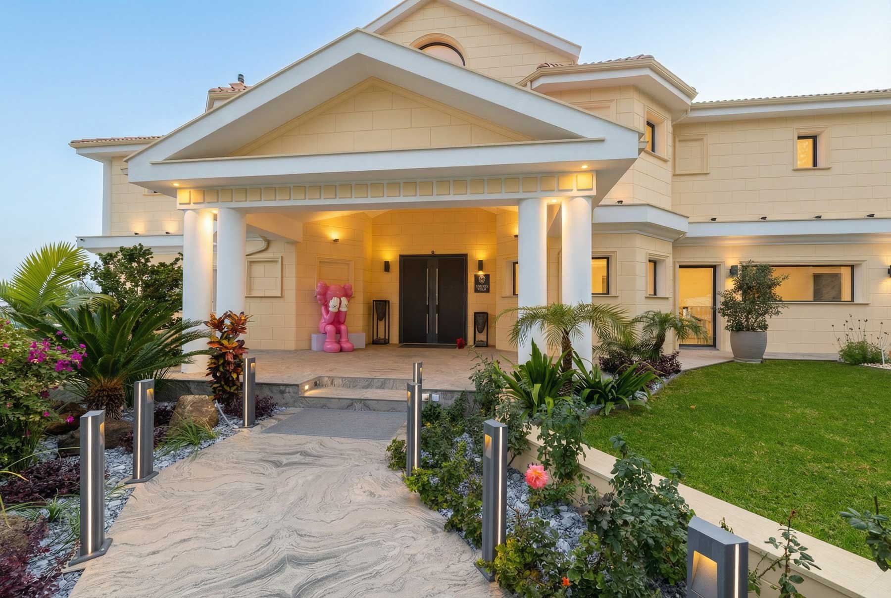  Statement Living: A Seven-Bedroom Villa with Private Pool in Limassol - 物件實景