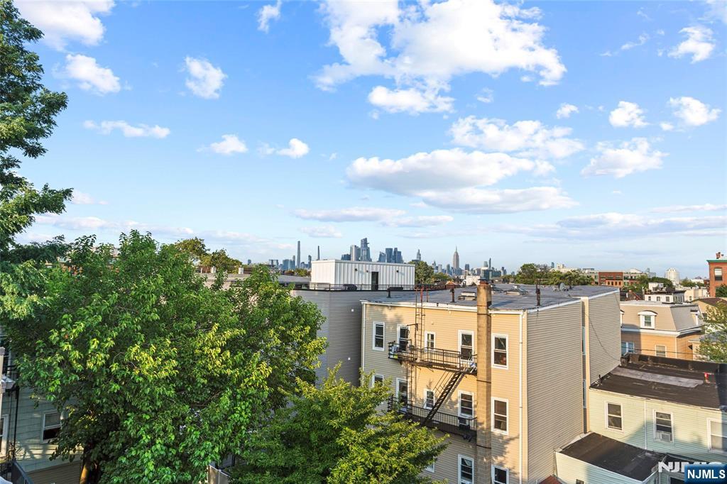 Jersey City, New Jersey, 07307, United States, 3 Bedrooms Bedrooms, ,3 BathroomsBathrooms,Residential,For Sale,2002133