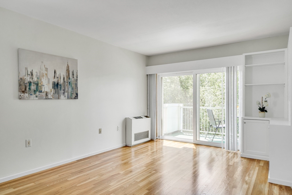 Watertown, Massachusetts, 02472, United States, 2 Bedrooms Bedrooms, ,1 BathroomBathrooms,Residential,For Sale,1865880