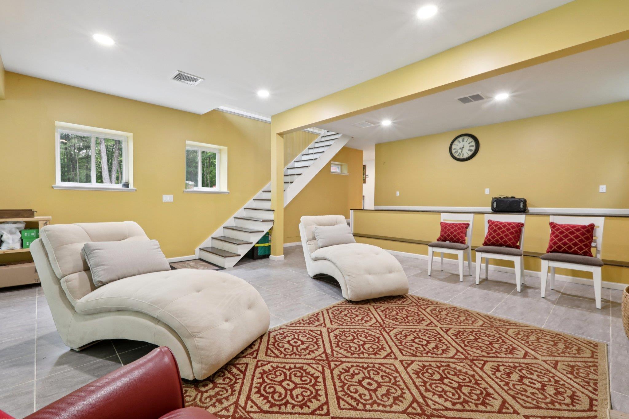 New City, New York, 10956, United States, 2 Bedrooms Bedrooms, ,3 BathroomsBathrooms,Residential,For Sale,1928184
