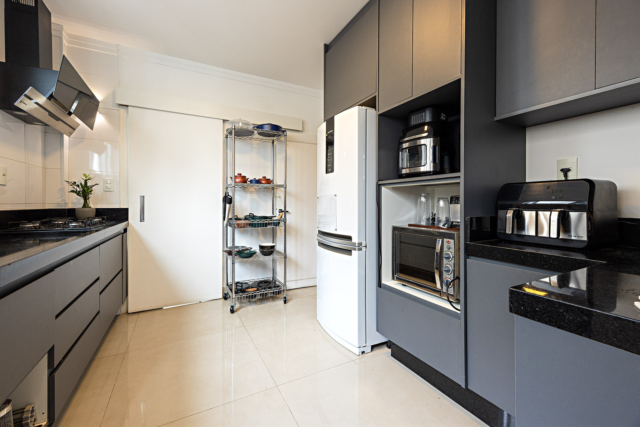  Contemporary Renovation in the Flat Section of Jardim Paulista - 物件實景