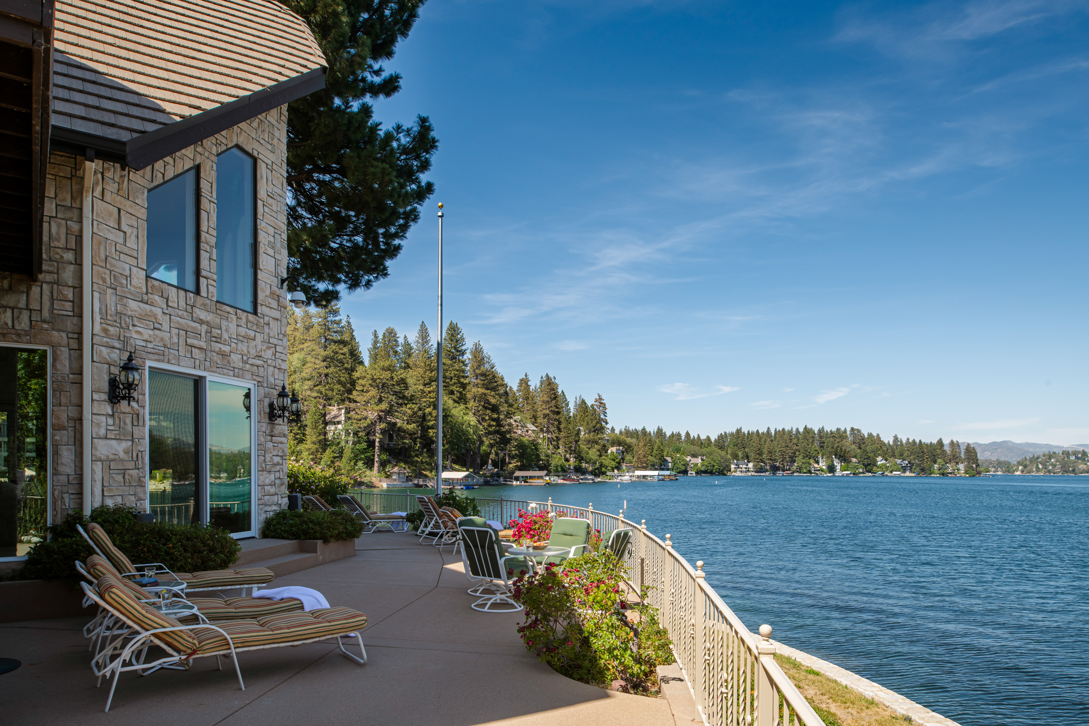  177 Shorewood Drive, Lake Arrowhead, CA 92352 - 物件實景