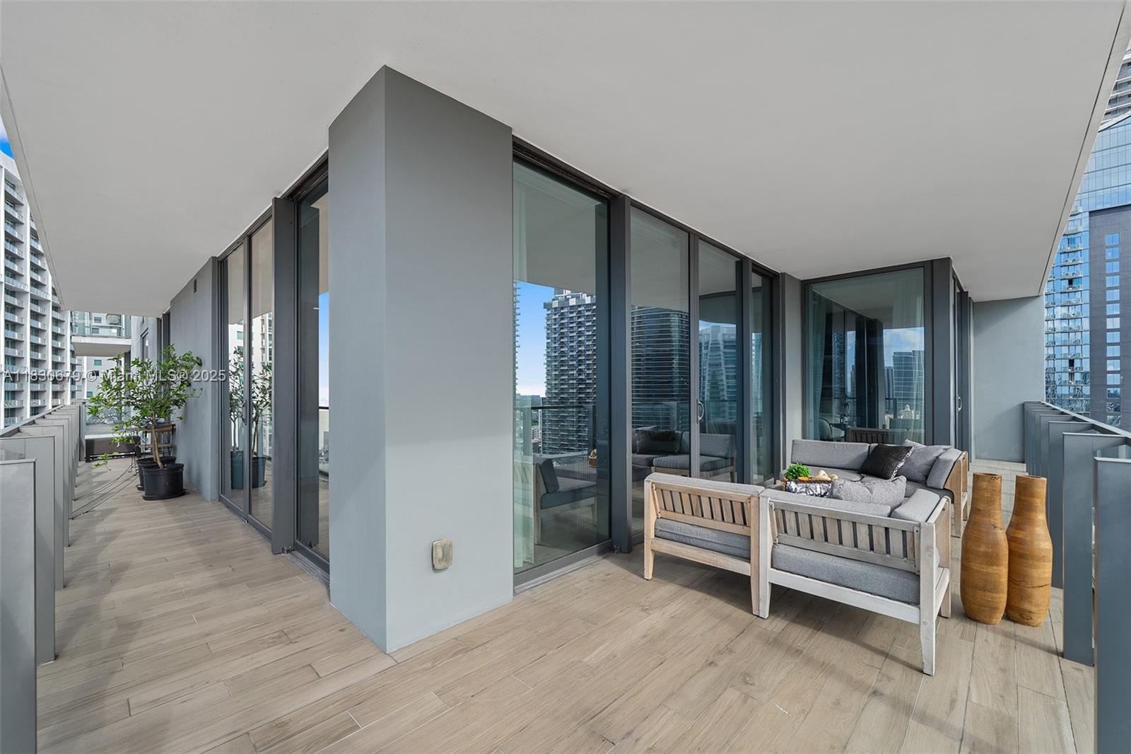 Miami, Florida, 33131, United States, 2 Bedrooms Bedrooms, ,3 BathroomsBathrooms,Residential,For Sale,1877459