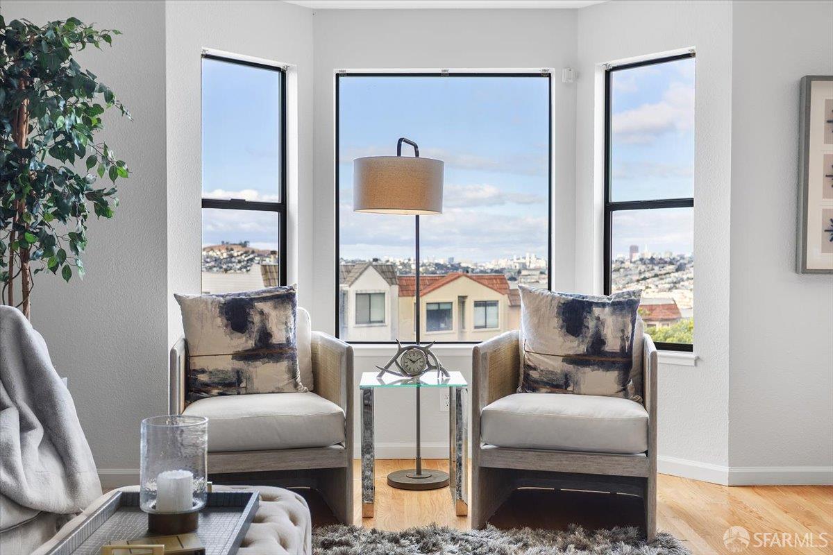 San Francisco, California, 94124, United States, 3 Bedrooms Bedrooms, ,2 BathroomsBathrooms,Residential,For Sale,2001801