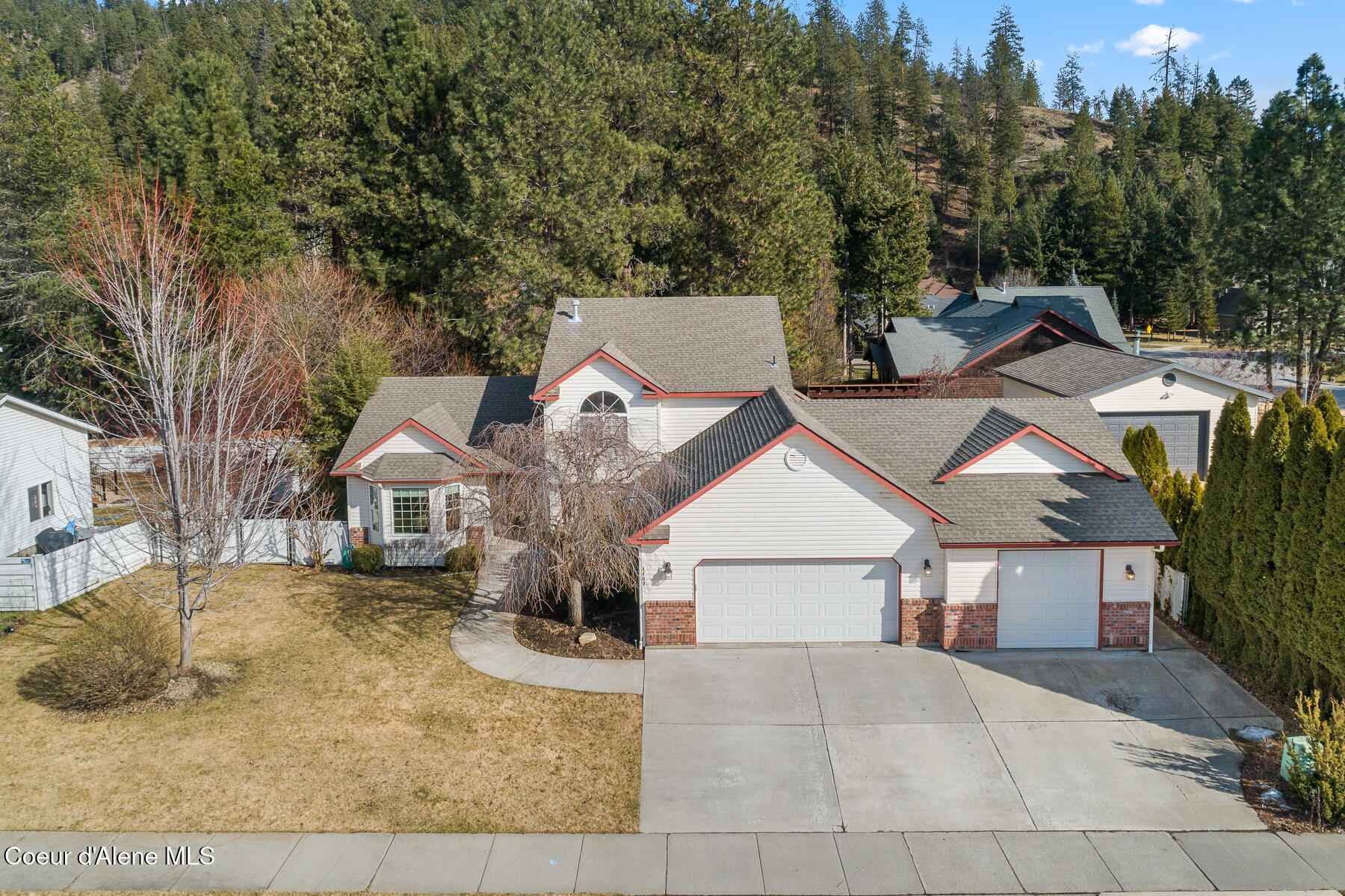 Coeur d'Alene, Idaho, 83815, United States, 5 Bedrooms Bedrooms, ,3 BathroomsBathrooms,Residential,For Sale,1937739