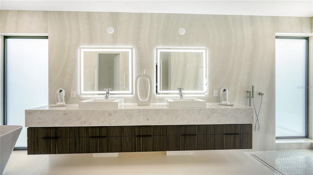 Sarasota, Florida, 34239, United States, 5 Bedrooms Bedrooms, ,8 BathroomsBathrooms,Residential,For Sale,1991570