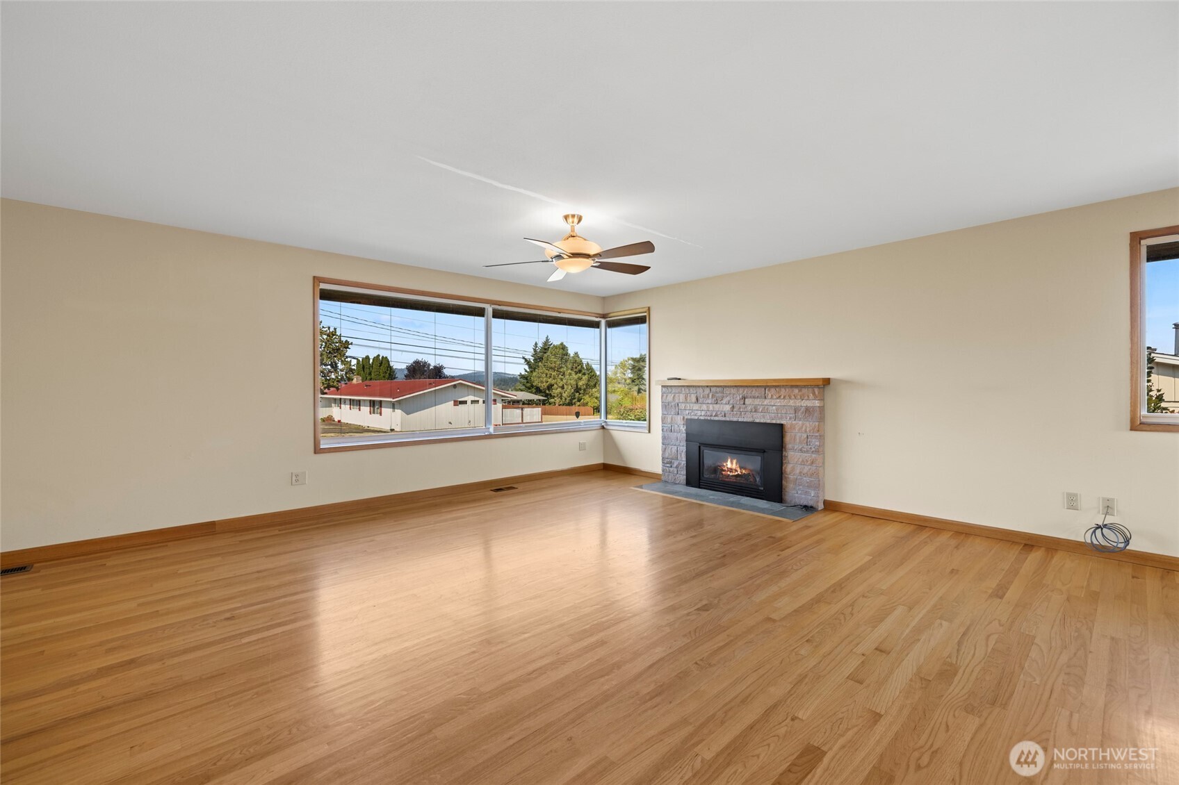 Anacortes, Washington, 98221, United States, 4 Bedrooms Bedrooms, ,2 BathroomsBathrooms,Residential,For Sale,1987437