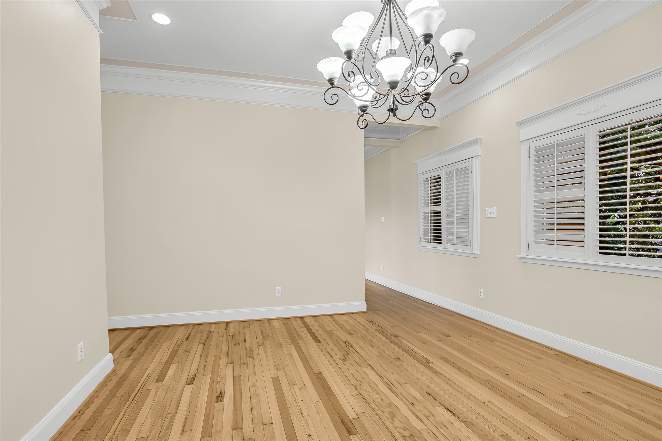  3201 White Oak Drive - 物件實景