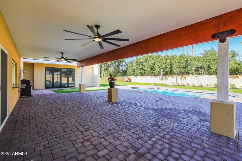 Phoenix, Arizona, 85018, United States, 4 Bedrooms Bedrooms, ,Residential,For Sale,2001186