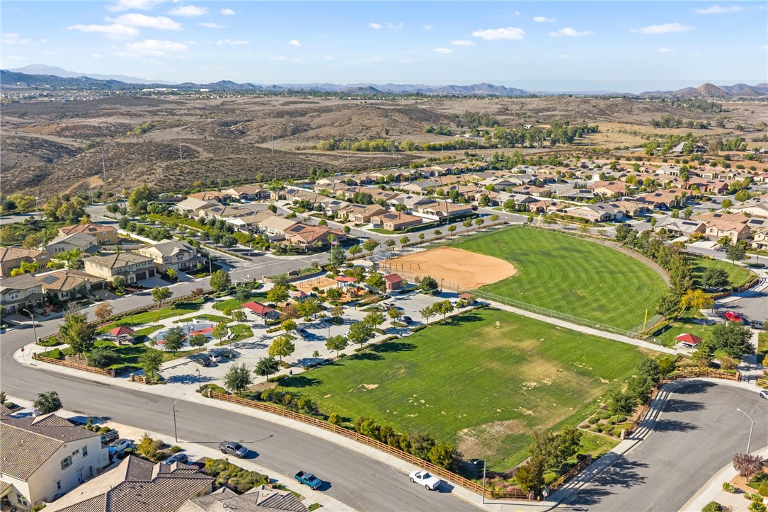 Murrieta, California, 92563, United States, 3 Bedrooms Bedrooms, ,2 BathroomsBathrooms,Residential,For Sale,1987315