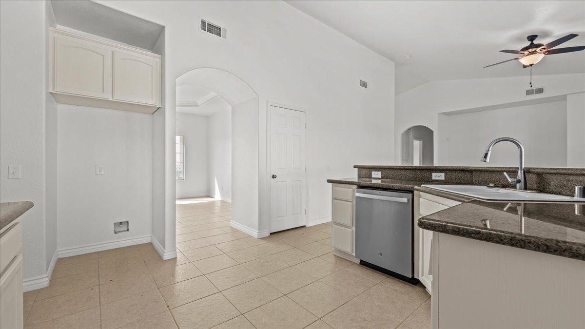 Phelan, California, 92371, United States, 4 Bedrooms Bedrooms, ,3 BathroomsBathrooms,Residential,For Sale,1983019