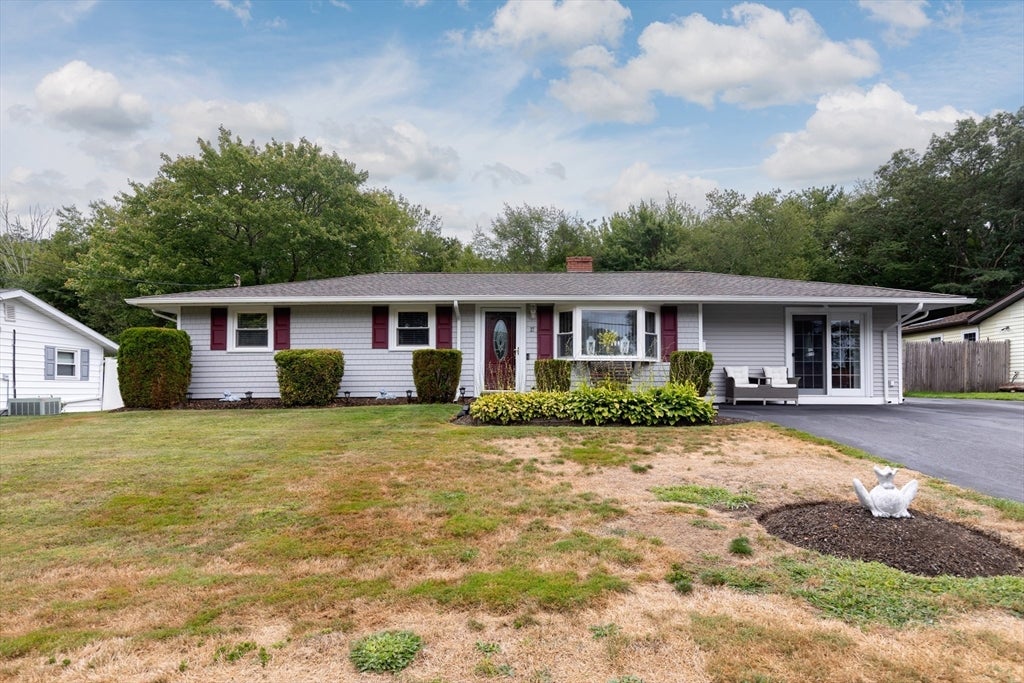 Holbrook, Massachusetts, 02343, United States, 3 Bedrooms Bedrooms, ,1 BathroomBathrooms,Residential,For Sale,1921162