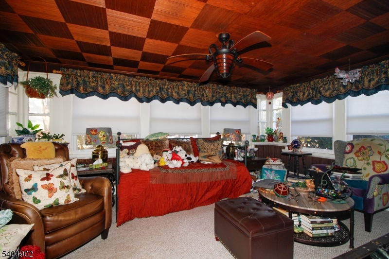 Clifton City, New Jersey, 07011-3254, United States, 6 Bedrooms Bedrooms, ,6 BathroomsBathrooms,Residential,For Sale,2005215