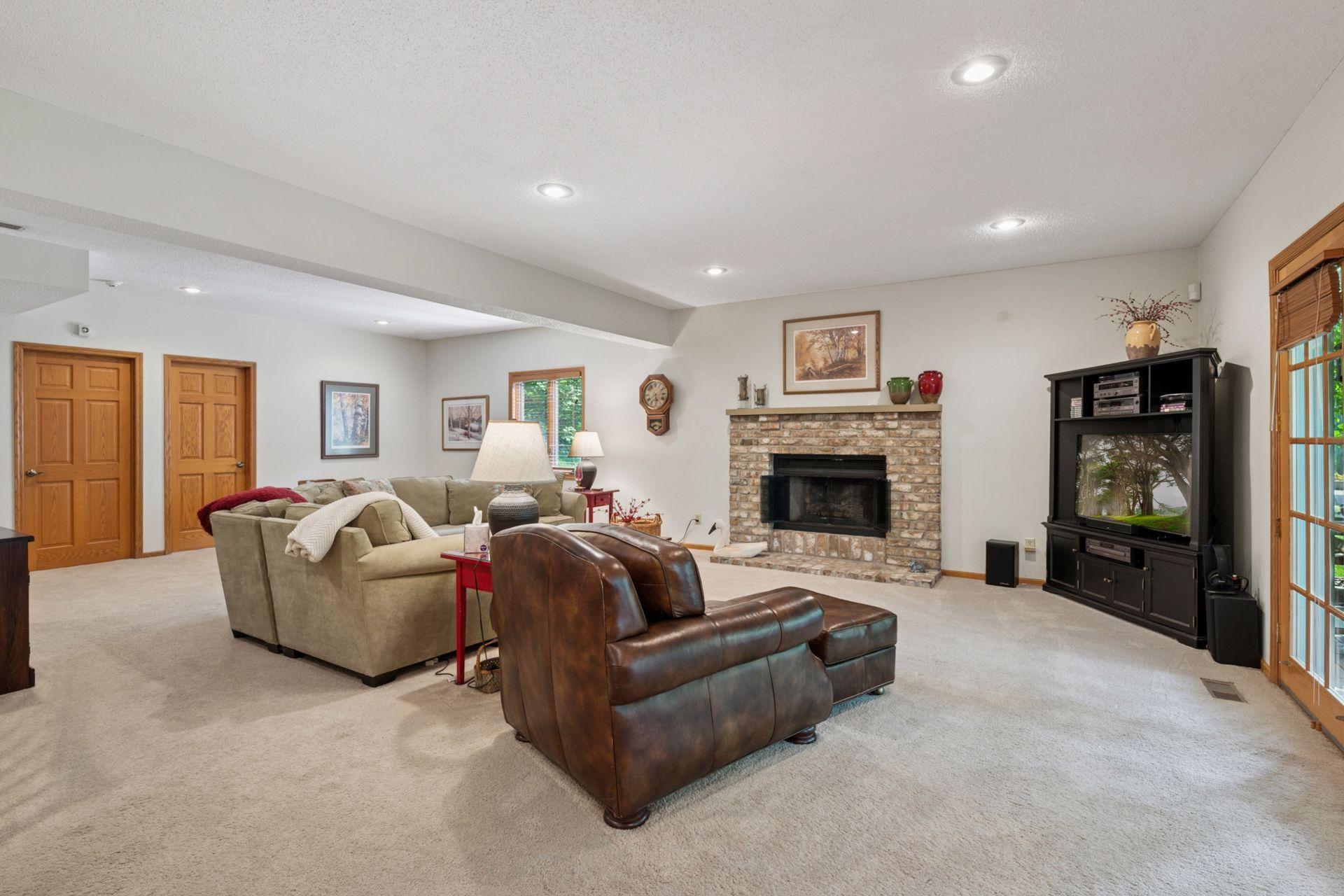 Edina, Minnesota, 55439, United States, 3 Bedrooms Bedrooms, ,2 BathroomsBathrooms,Residential,For Sale,1941919