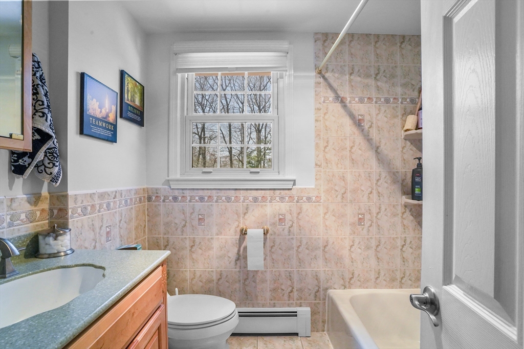 Burlington, Massachusetts, 01803, United States, 3 Bedrooms Bedrooms, ,2 BathroomsBathrooms,Residential,For Sale,2039576