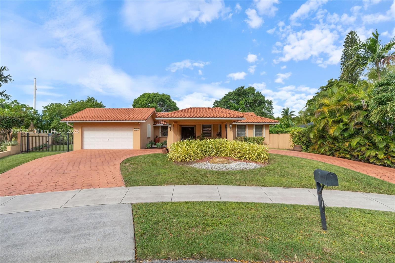 Miami, Florida, 33173, United States, 3 Bedrooms Bedrooms, ,3 BathroomsBathrooms,Residential,For Sale,1966935