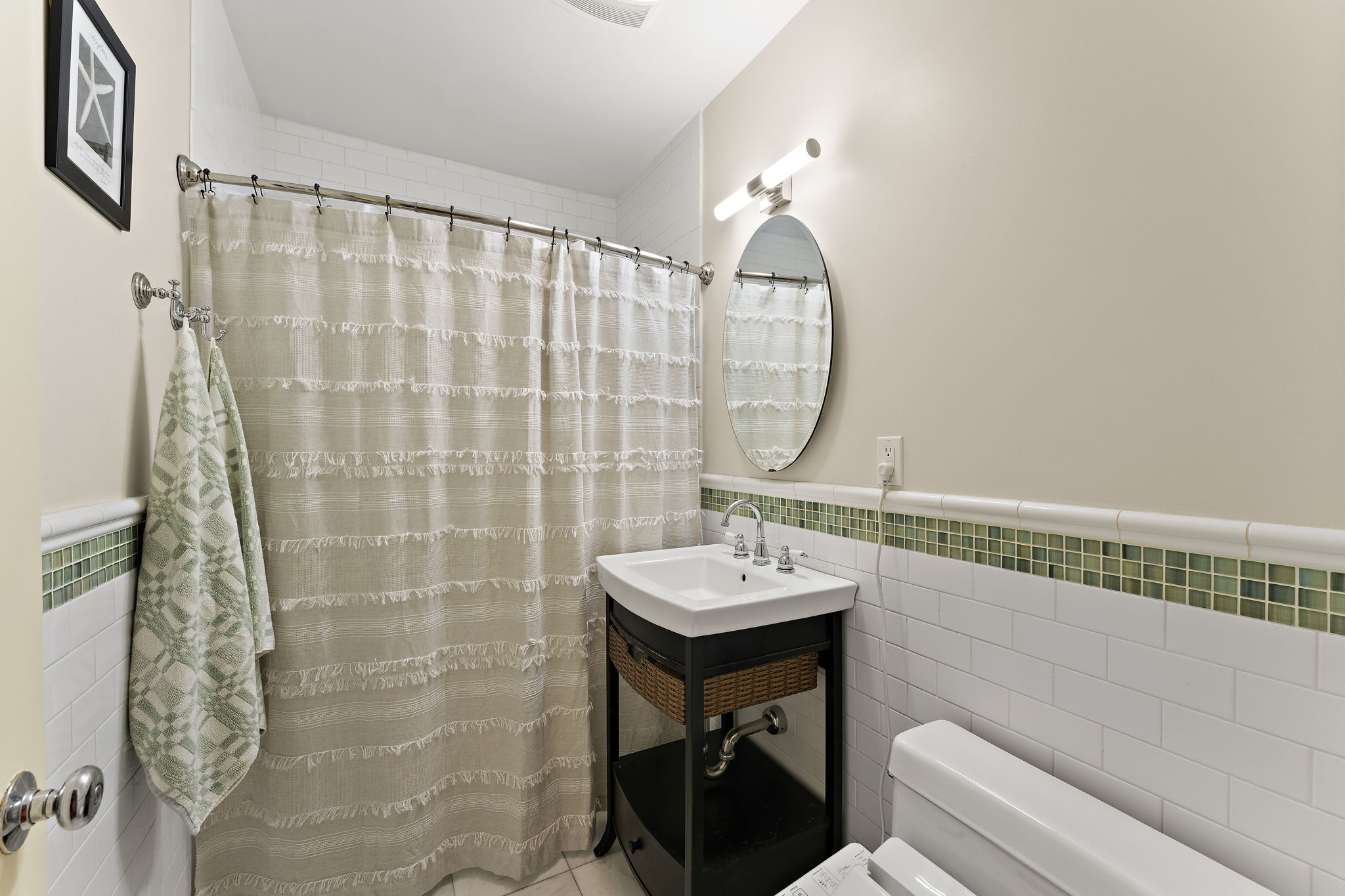  Classic Character and Exceptional Space in Linden Hills - 物件實景