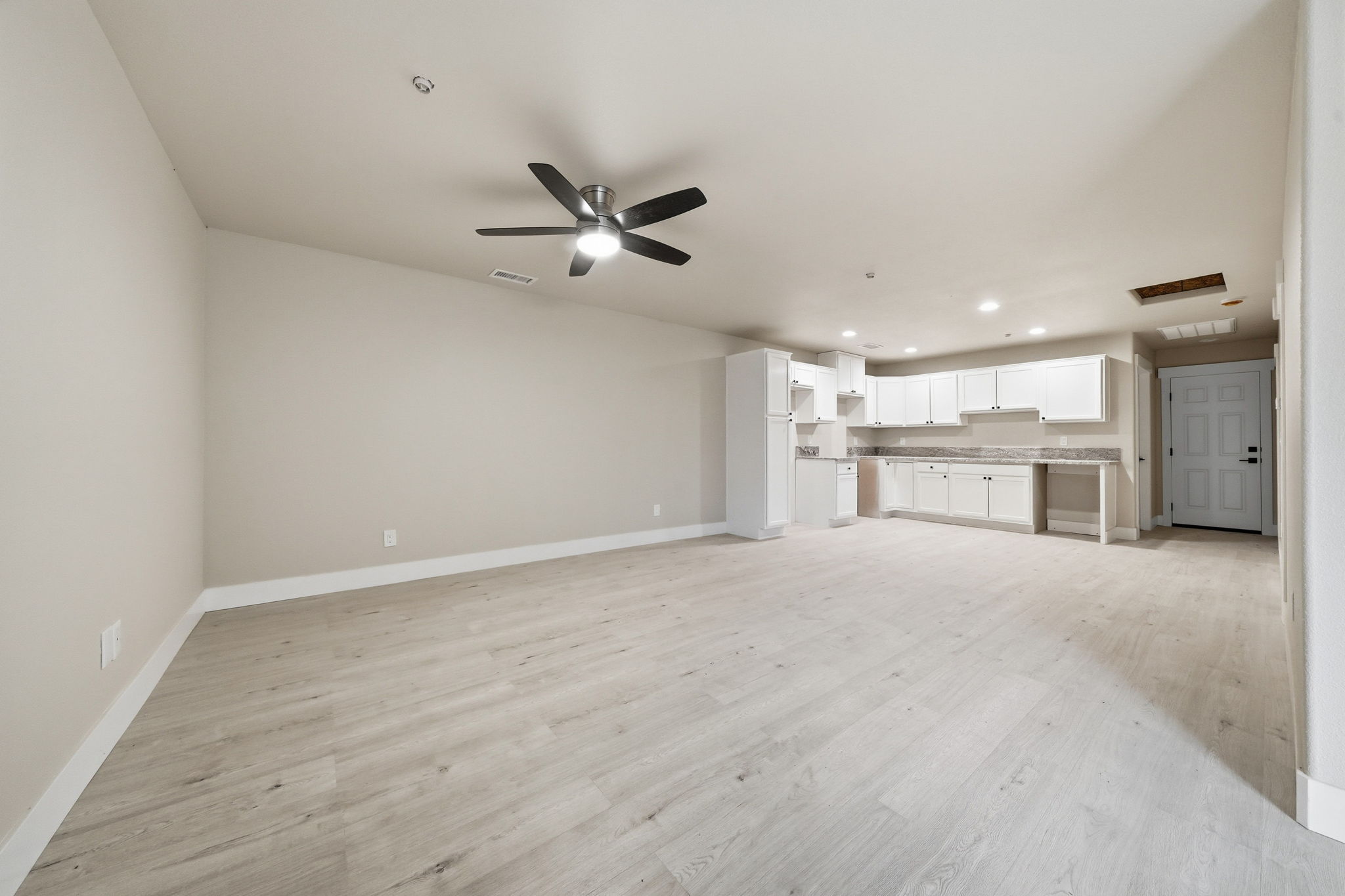 Redding, California, 96003, United States, 5 Bedrooms Bedrooms, ,4 BathroomsBathrooms,Residential,For Sale,2006033