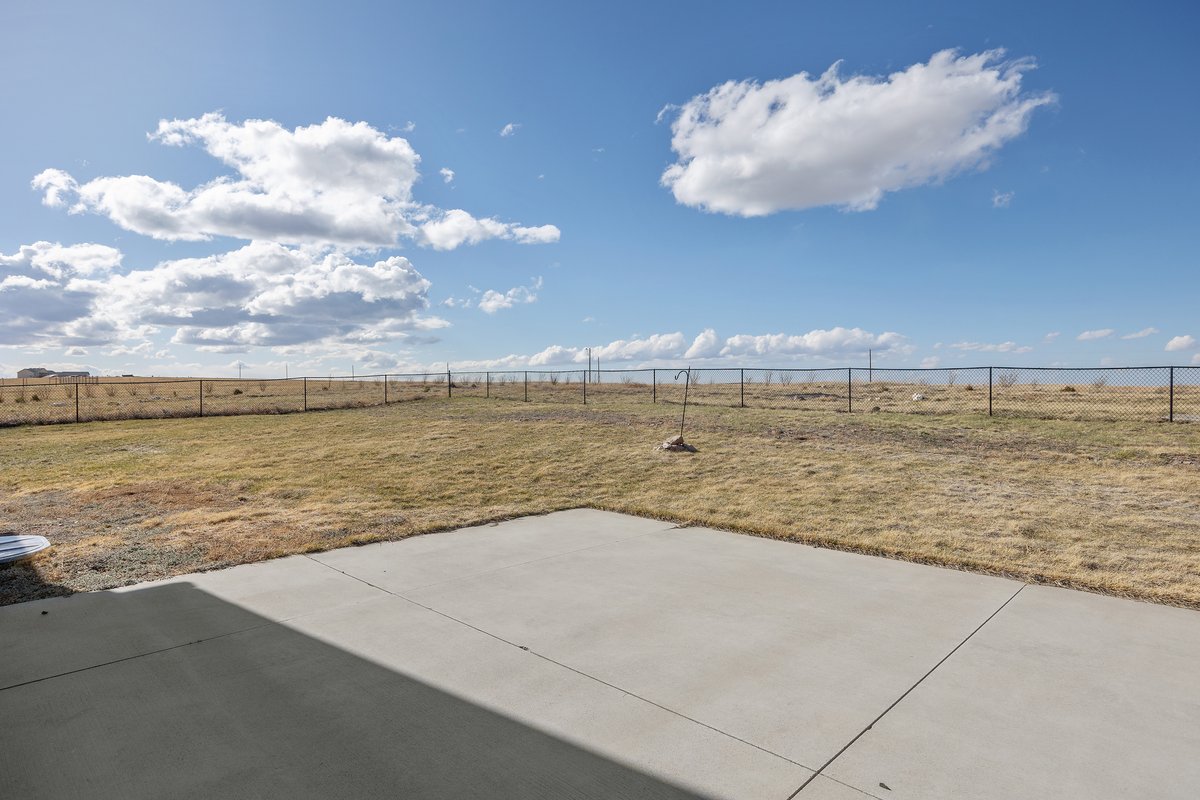 Cheyenne, Wyoming, 82059, United States, 5 Bedrooms Bedrooms, ,4 BathroomsBathrooms,Residential,For Sale,1944847