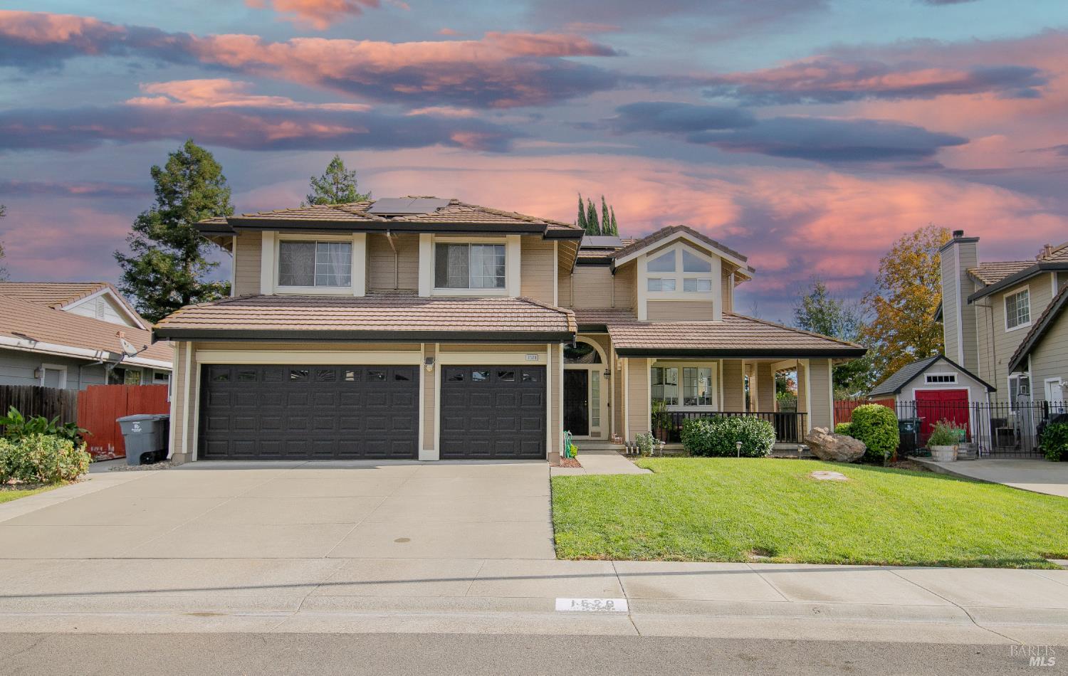 Dixon, California, 95620, United States, 5 Bedrooms Bedrooms, ,3 BathroomsBathrooms,Residential,For Sale,1992877