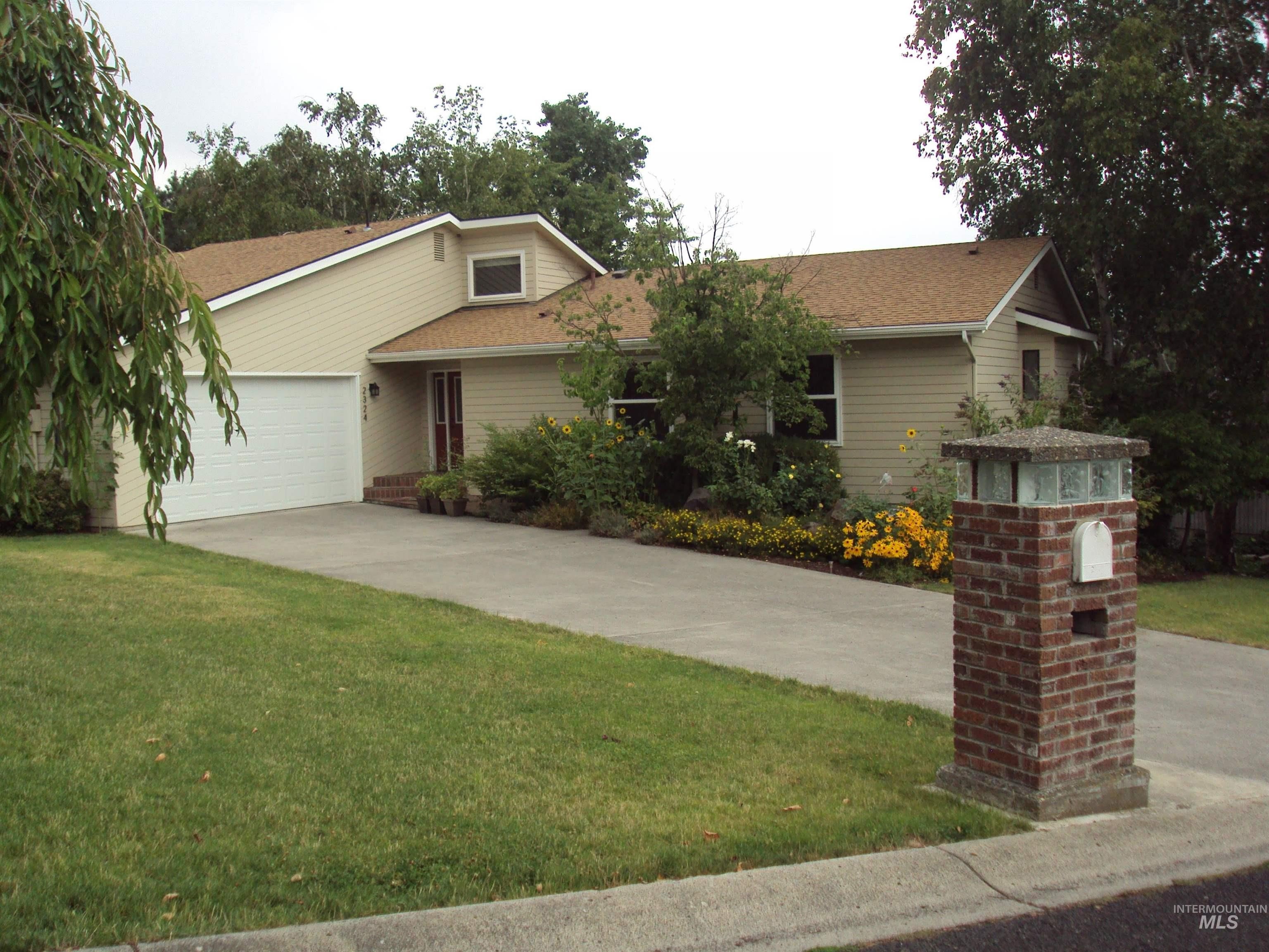 Lewiston, Idaho, 83501, United States, 5 Bedrooms Bedrooms, ,4 BathroomsBathrooms,Residential,For Sale,1905488