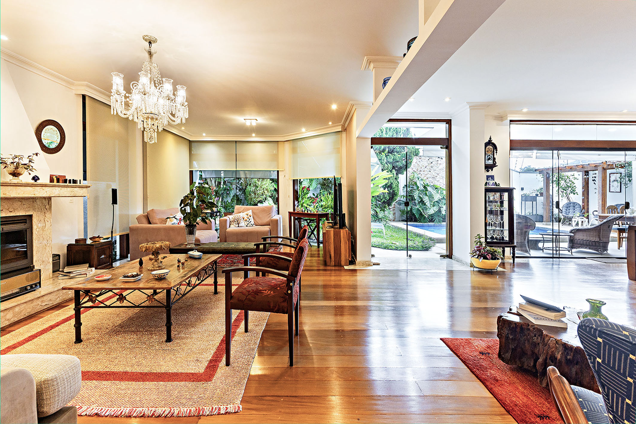  Exclusive residence in a distinctive gated community with five suites - 物件實景