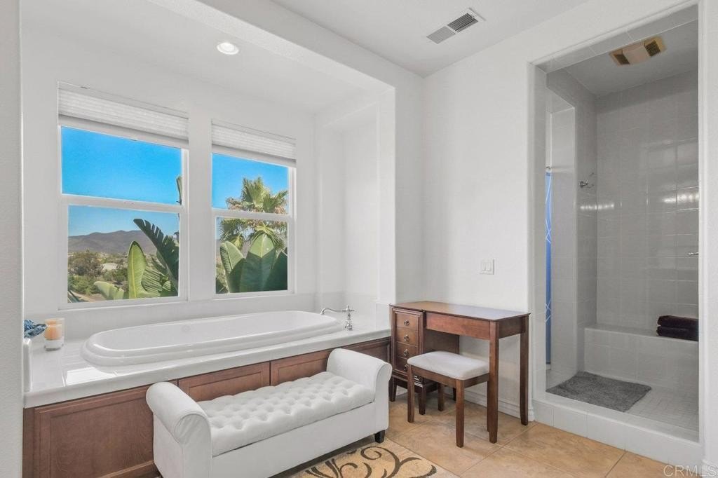 Chula Vista, California, 91914, United States, 4 Bedrooms Bedrooms, ,5 BathroomsBathrooms,Residential,For Sale,1906810