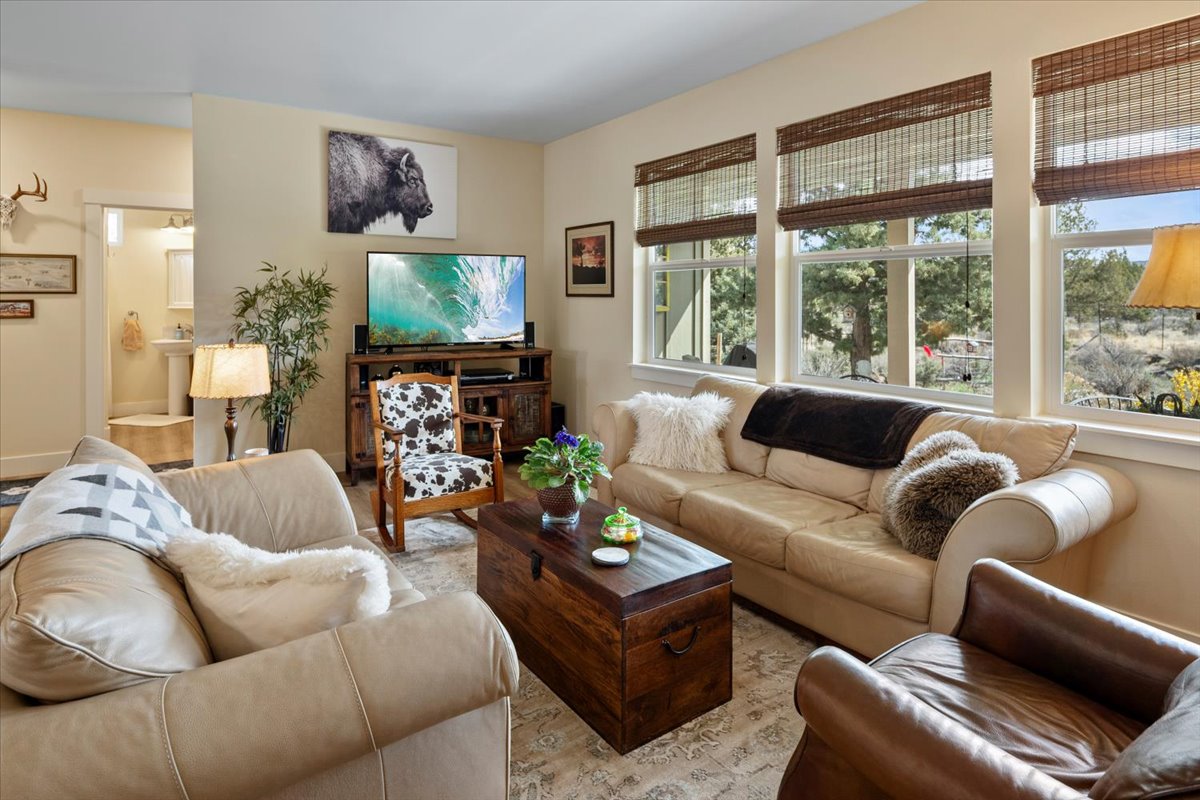 Prineville, Oregon, 97754, United States, 3 Bedrooms Bedrooms, ,2 BathroomsBathrooms,Residential,For Sale,1721299