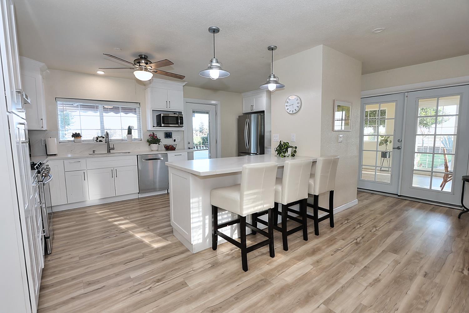 Walnut Grove, California, 95690, United States, 5 Bedrooms Bedrooms, ,3 BathroomsBathrooms,Residential,For Sale,1957042