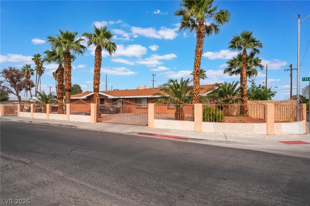 Las Vegas, Nevada, 89104, United States, 6 Bedrooms Bedrooms, ,2 BathroomsBathrooms,Residential,For Sale,2048974