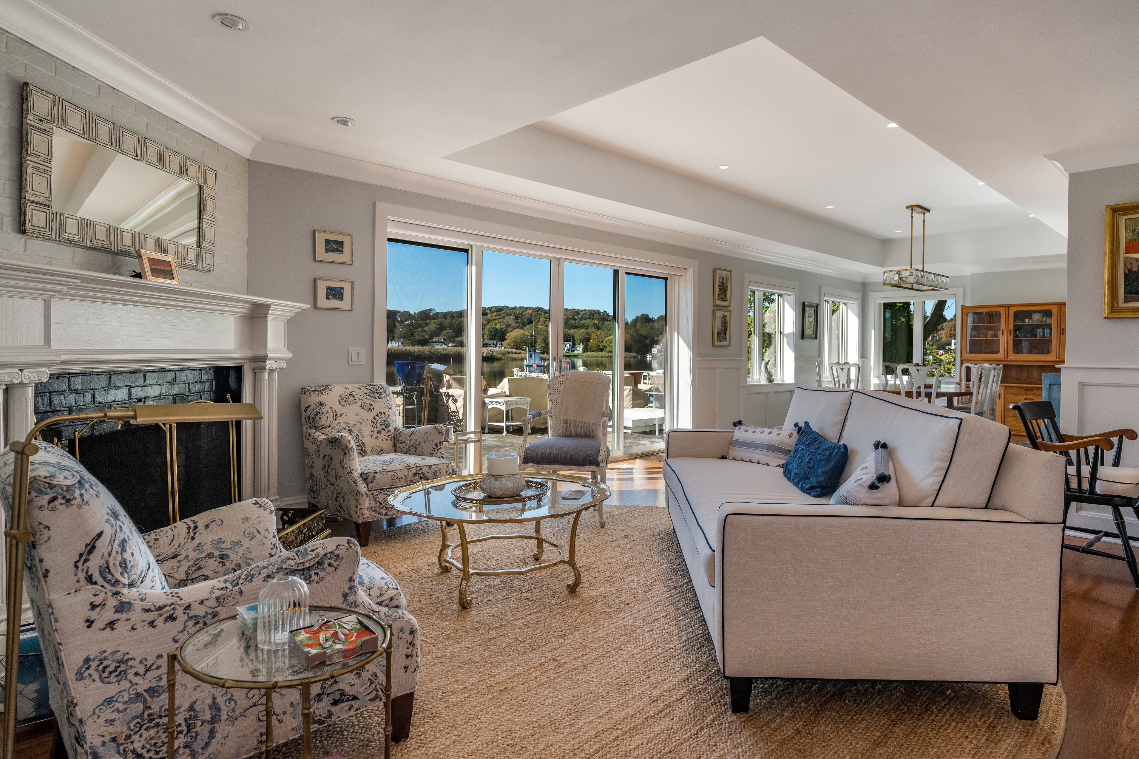  Essex Village Waterfront Offers One Level Living - 物件實景