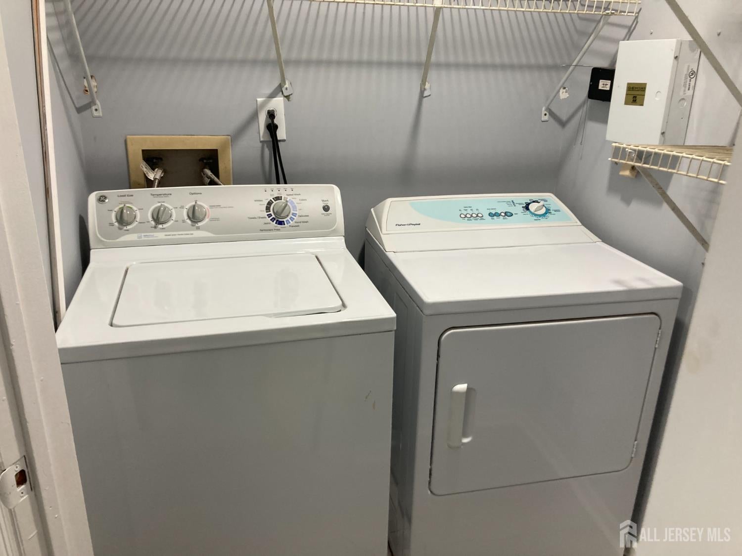 North Brunswick, New Jersey, 08902, United States, 3 Bedrooms Bedrooms, ,2 BathroomsBathrooms,Residential,For Sale,1999515