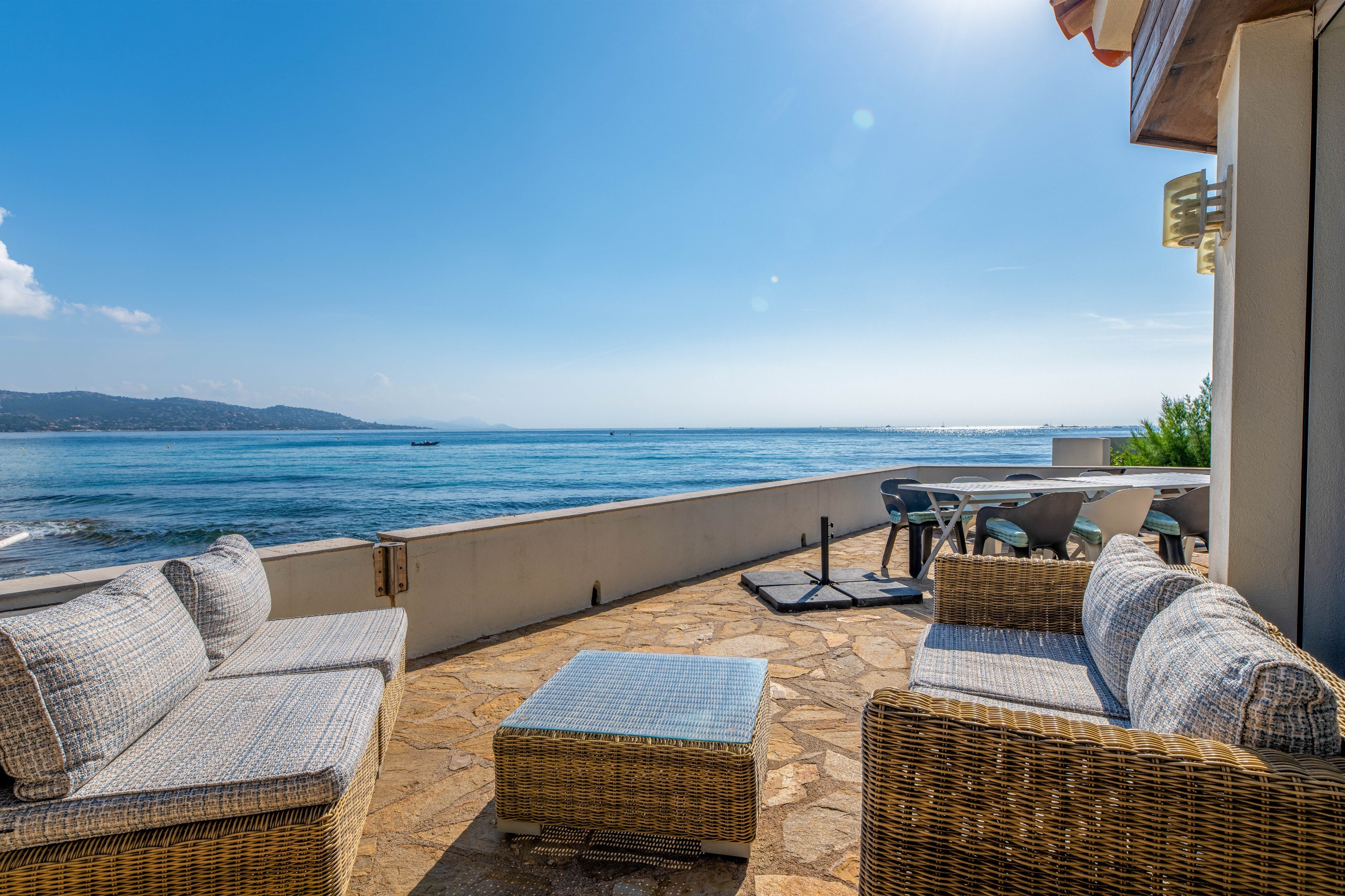  Waterfront house of 180 sq.m with sea view. - 物件實景