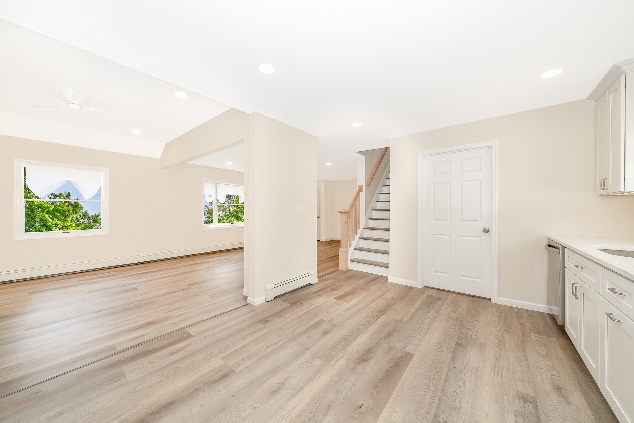 Lindenhurst, New York, 11757, United States, 4 Bedrooms Bedrooms, ,2 BathroomsBathrooms,Residential,For Sale,1899755