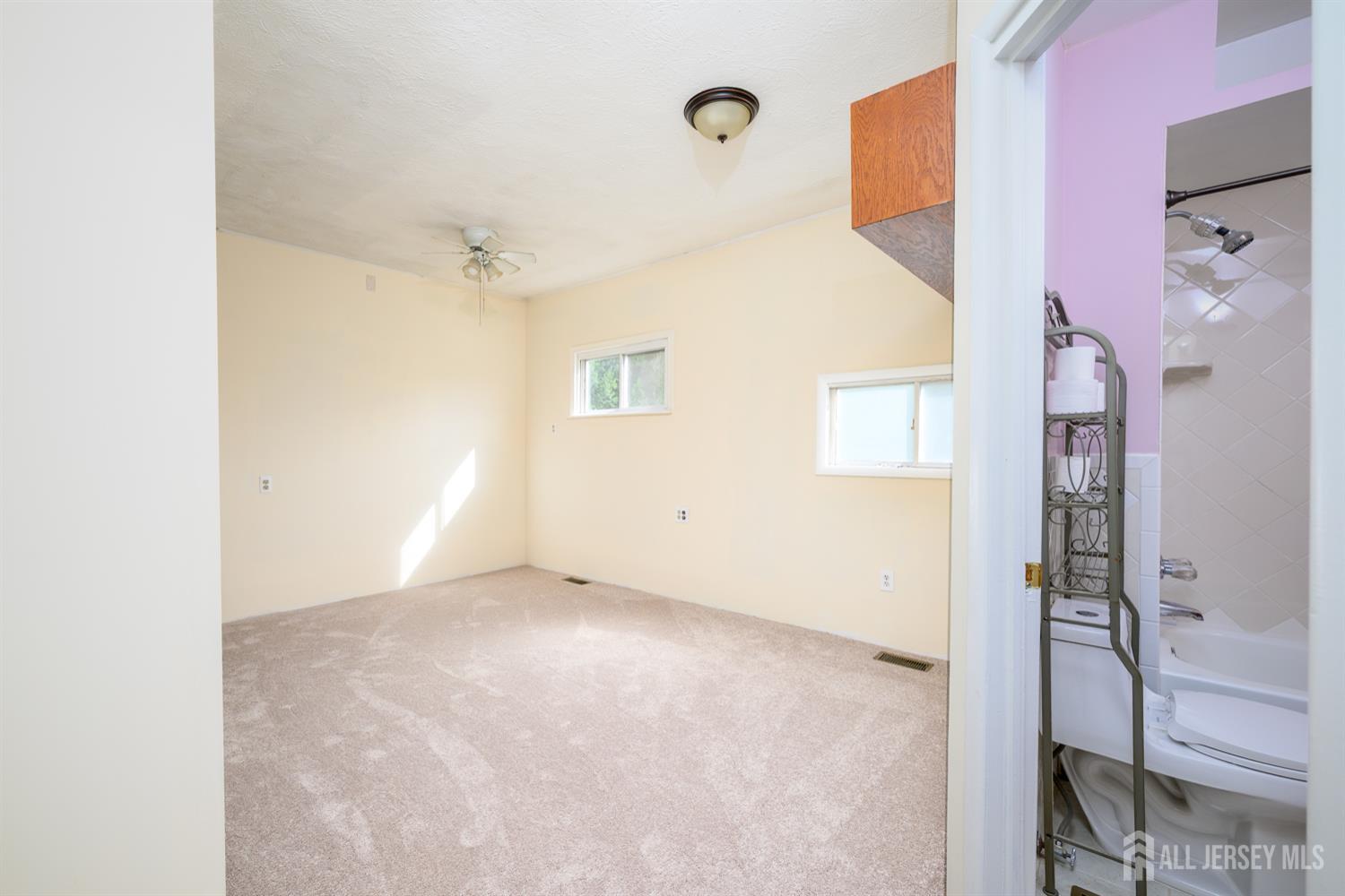 Edison, New Jersey, 08817, United States, 3 Bedrooms Bedrooms, ,2 BathroomsBathrooms,Residential,For Sale,1958154