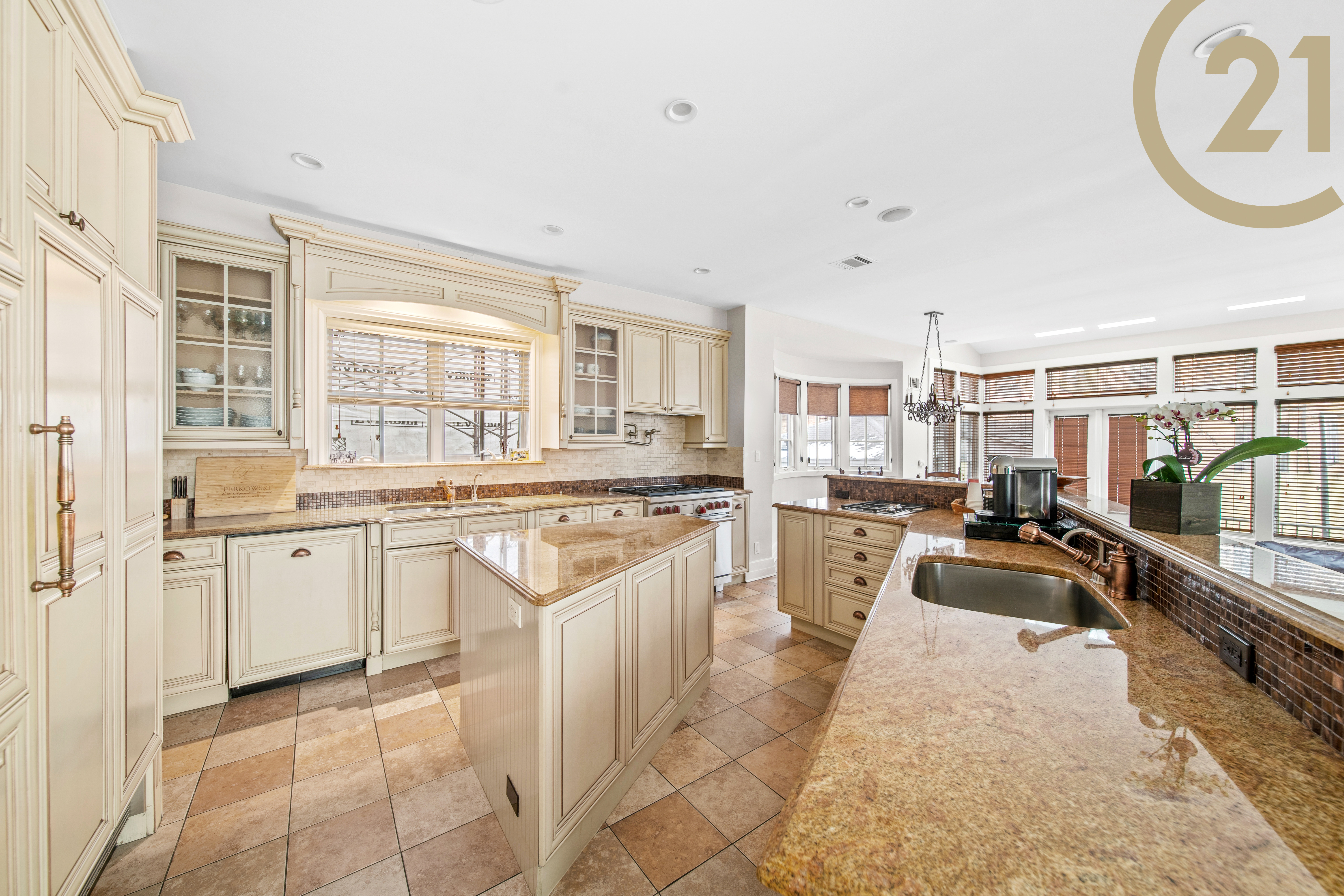 Brooklyn, New York, 11210, United States, 7 Bedrooms Bedrooms, ,5 BathroomsBathrooms,Residential,For Sale,1895266