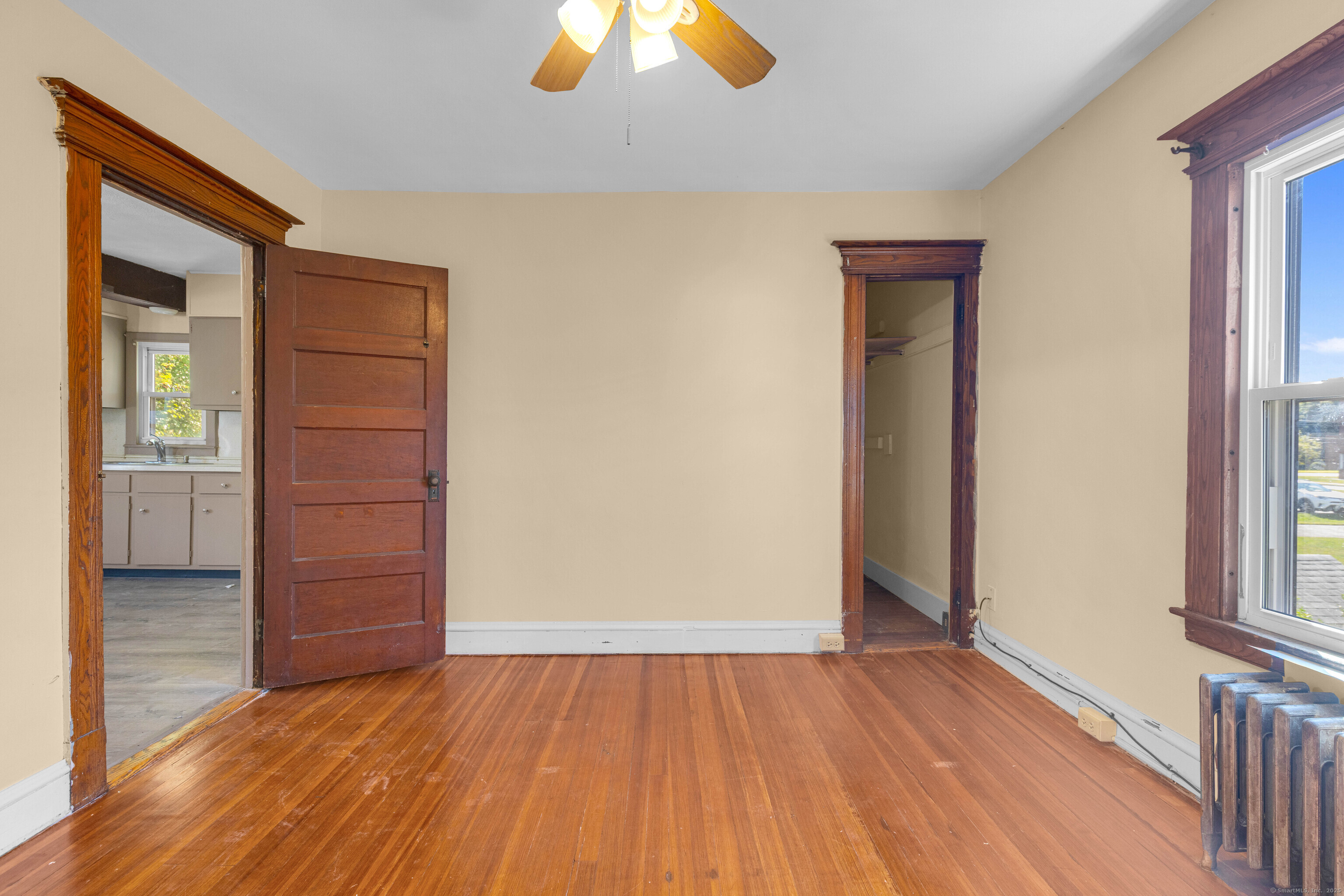 Manchester, Connecticut, 06040, United States, 8 Bedrooms Bedrooms, ,3 BathroomsBathrooms,Residential,For Sale,1957488