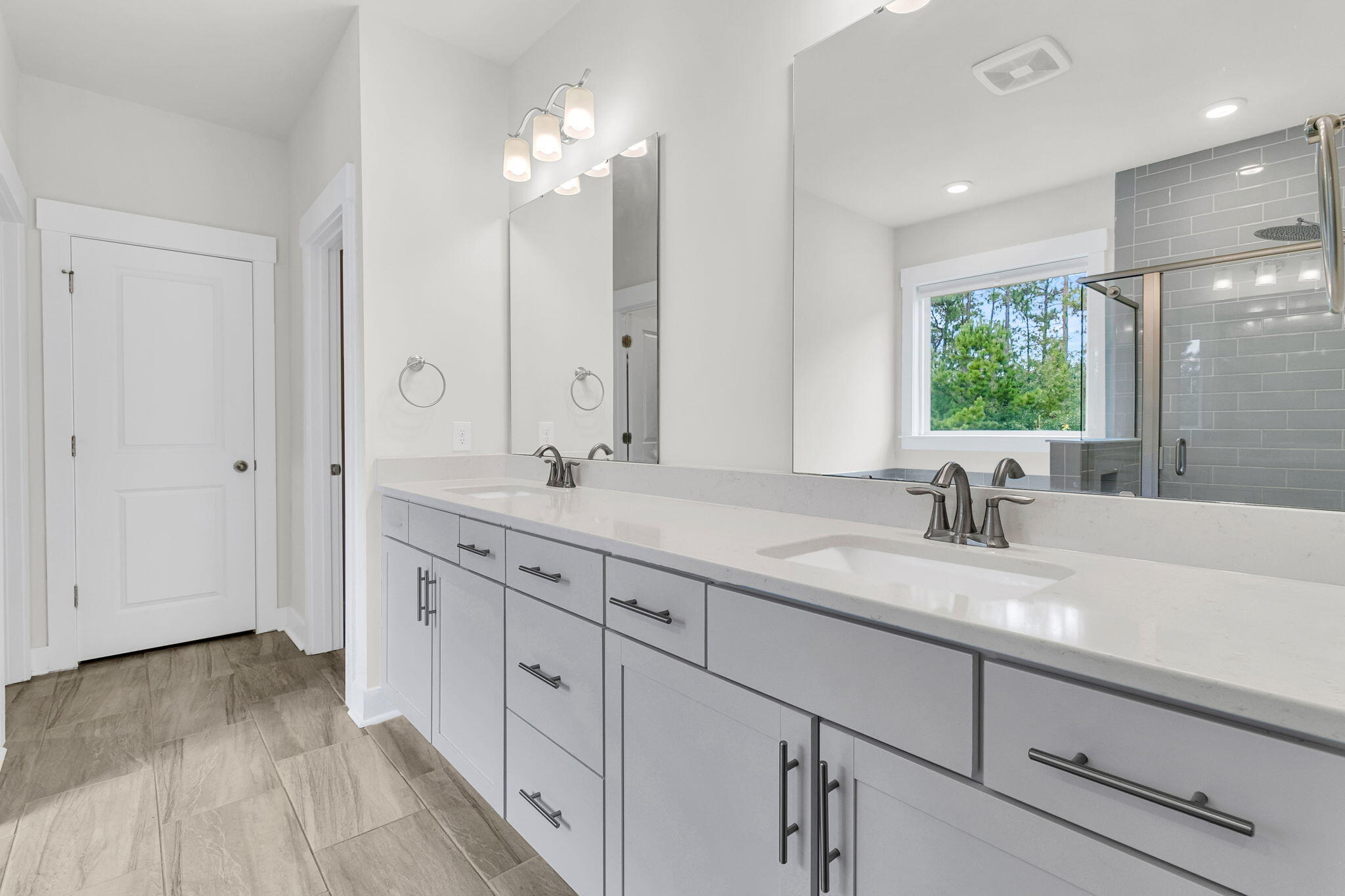 Summerville, South Carolina, 29486, United States, 4 Bedrooms Bedrooms, ,4 BathroomsBathrooms,Residential,For Sale,1974622