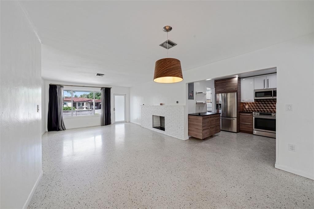 Hollywood, Florida, 33021, United States, 2 Bedrooms Bedrooms, ,1 BathroomBathrooms,Residential,For Sale,1982688