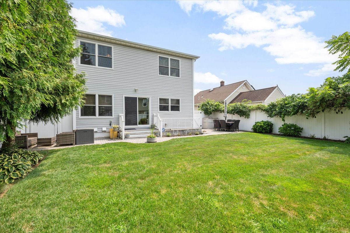 Bethpage, New York, 11714, United States, 4 Bedrooms Bedrooms, ,3 BathroomsBathrooms,Residential,For Sale,1905713