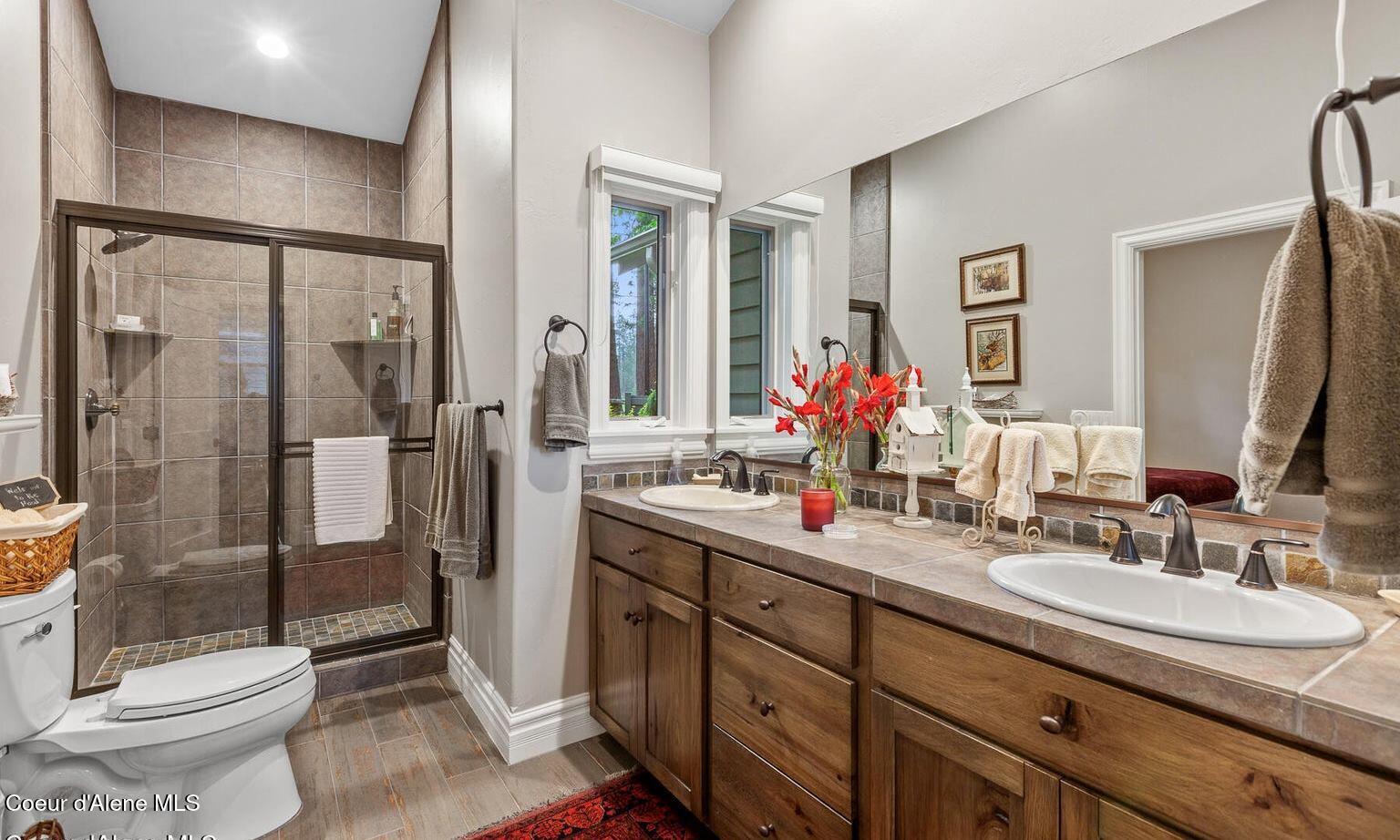 Hayden Lake, Idaho, 83835, United States, 4 Bedrooms Bedrooms, ,5 BathroomsBathrooms,Residential,For Sale,1990464