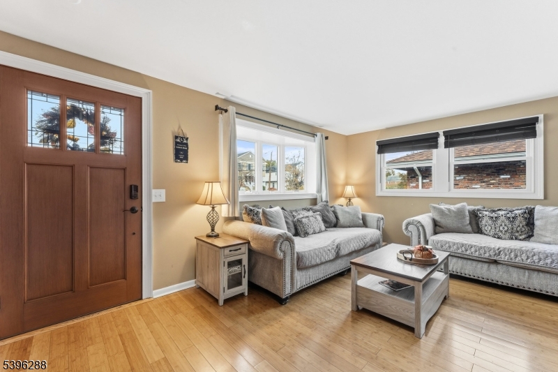 Dunellen Boro, New Jersey, 08812, United States, 5 Bedrooms Bedrooms, ,2 BathroomsBathrooms,Residential,For Sale,1989398